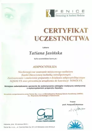 Dr n. med. Tatiana Jasińska jest dermatologiem i wenerologiem, oraz lekarzem medycyny estetycznej. Jest właścicielem i założycielem kliniki EstiClinic. Wspólnie z mężem dr Krzysztofem Jasińskim zarządza i kieruje pracą personelu.
Ukończyła Wydział Lekarski Śląskiego Uniwersytetu Medycznego w Zabrzu. W 2011 roku na podstawie rozprawy doktorskiej pt. ”Aktywność układu CD40/CD40L u chorych na różne odmiany przewlekłej pokrzywki” otrzymała tytuł doktora nauk medycznych w dziedzinie dermatologia. Jest absolwentką Podyplomowej Szkoły Medycyny Estetycznej Polskiego Towarzystwa Lekarskiego w Warszawie.